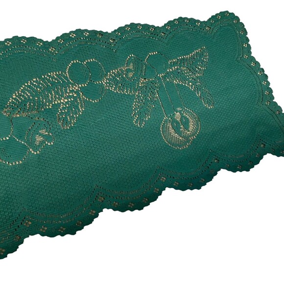 Holiday Embroidered Table Runner Green Candle Berries Lace. - Picture 5 of 7